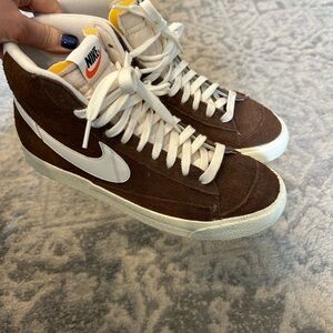 Nike Brown Suede High Top Sneakers Women’s 9/Men’s 7